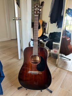 Alvarez Guitar Honey Burst with Case