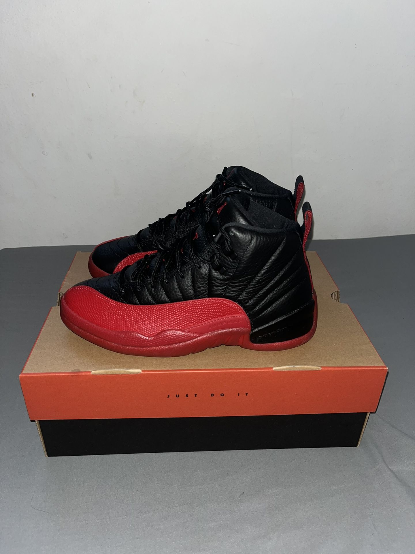 Jordan 12 Flu Game Size 8.5