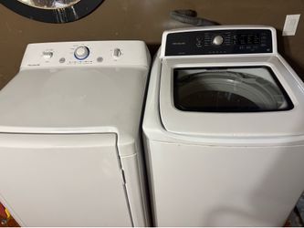 WASHER AND DRYER 1YR OLD CAN DELIVER