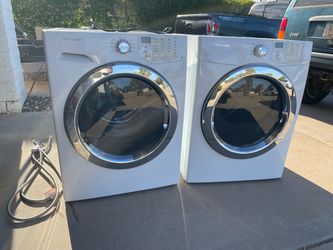 Frigidaire Washer & Dryer Set – Works Great