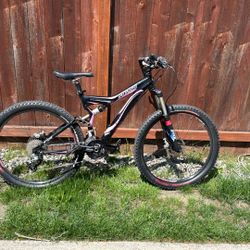 Specialized Double Suspension Mountain Bike With Hydraulic Brakes 26x2 Wheels