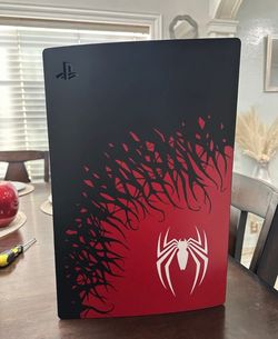 PlayStation 5 Spider-Man 2 Limited Edition Console Bundle (Disc Version)