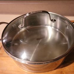 Cuisinart 4 Quart Pot Can pick up or meet on Thursday, Friday, or Saturday