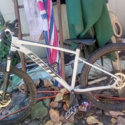 Giant talon 2 size XS. Nice Bike