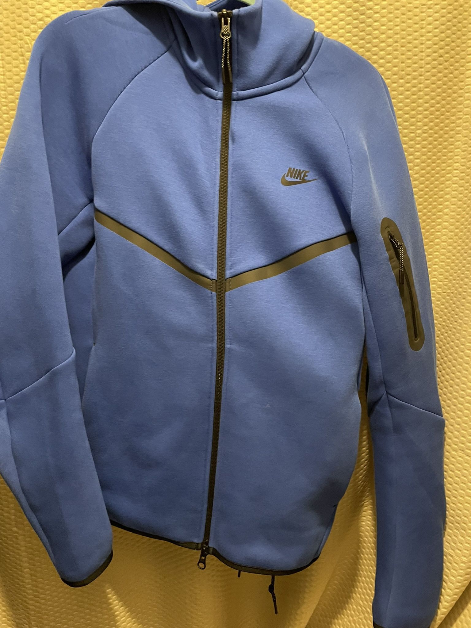 Nike Tech Fleece Size S