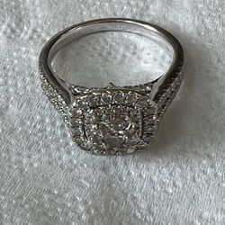 14k White Gold Diamonds Ring Size 8 (Firm Price)