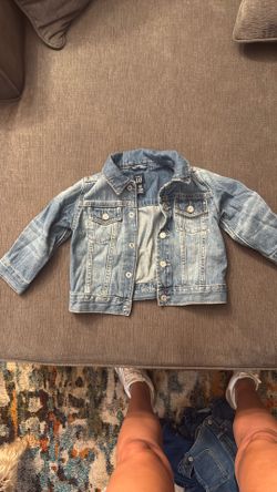 Gap jean Jacket 18-24 Mon