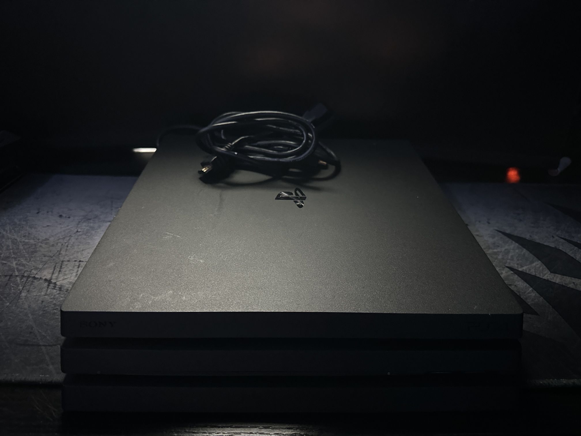 Ps4 Pro (No controllers)