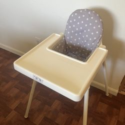 Like New High Chair 