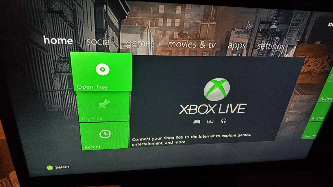 Xbox 360 And 24-in TV