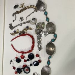 Vintage Costume Jewelry & Accessories - Lot