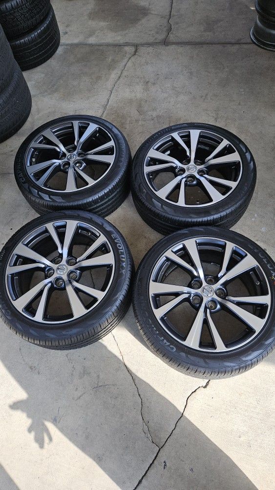 2016 Nissan Maxima Wheels & Tires