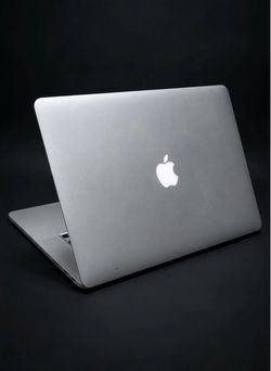 Apple MacBook Pro 13” Retina i5/8GB/256GB SSD $180