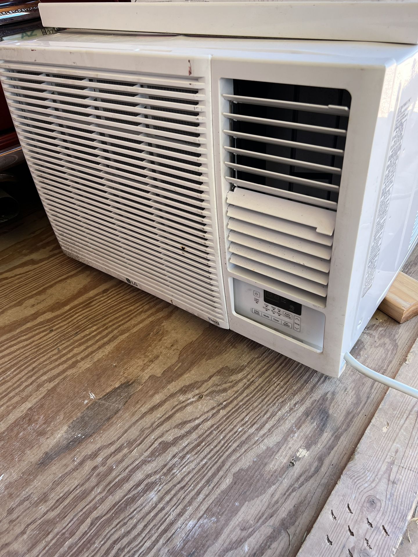 LG Room Air Conditioner And Heater - Model LW1821HRSM