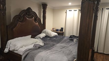 California King Carved Wood 4-Poster Bed Frame