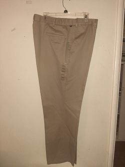 DOCKERS! New Khaki Pants for Men. Classic Fit. Size 40×32