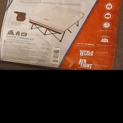 AIR BED COT QUEEN SIZE NEW 60$   NEW