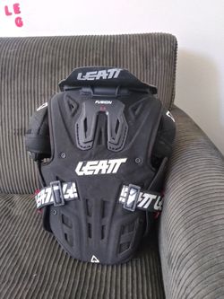Leatt Youth JrXXL. Fusion 2.0 Chest Protector With Collar