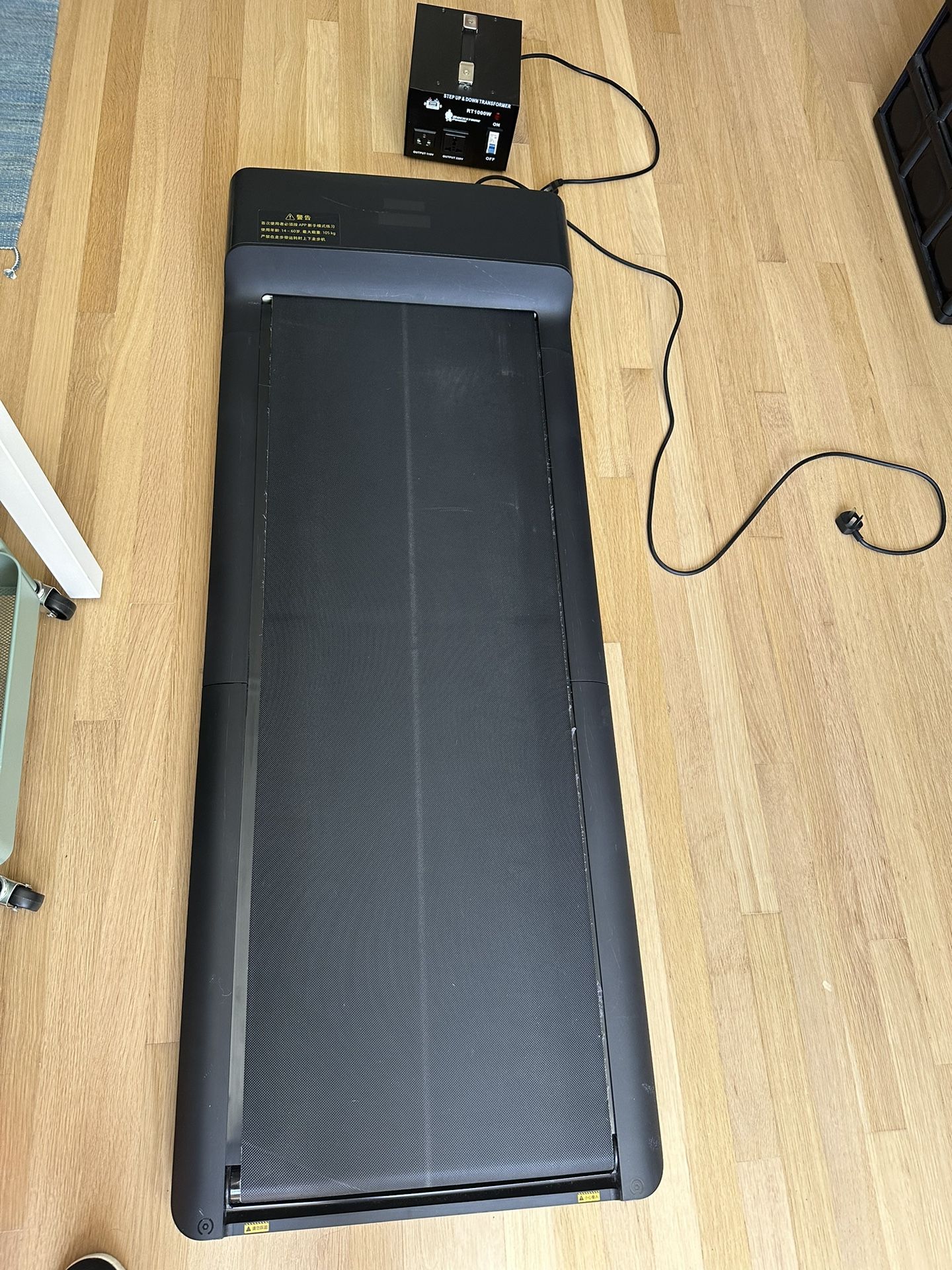 Folding under desk treadmill / walking pad