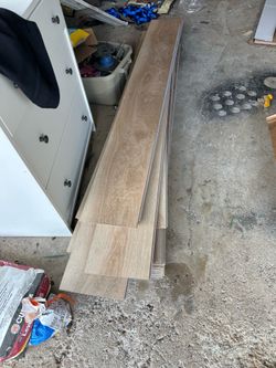 Used lvp vinyl floor 800 sqft