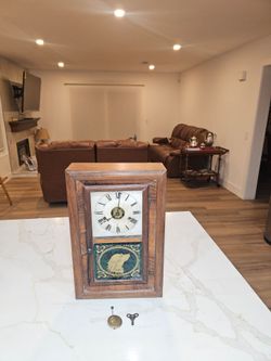 Antique Seth Thomas Wall Clock – Reverse Painted Dog Glass – Key & Pendulum Included | As Found