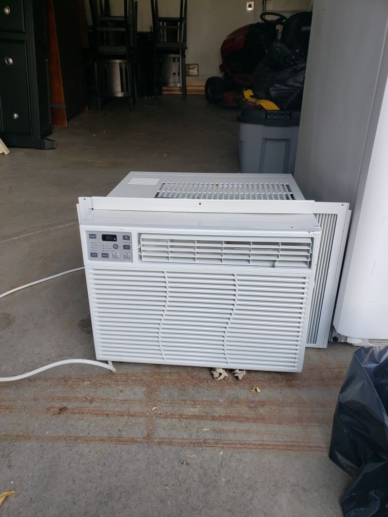 GE 10,000 BTUs Window Air Conditioner