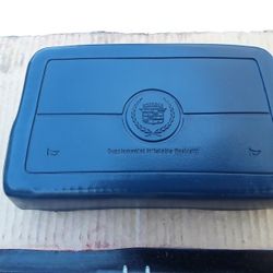 Auto Parts 1990 Cadillac Sedan DeVille Horn Cover OEM Factory Like New. 