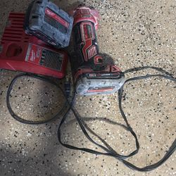Milwaukee Charges 2 Battery’s And Router 