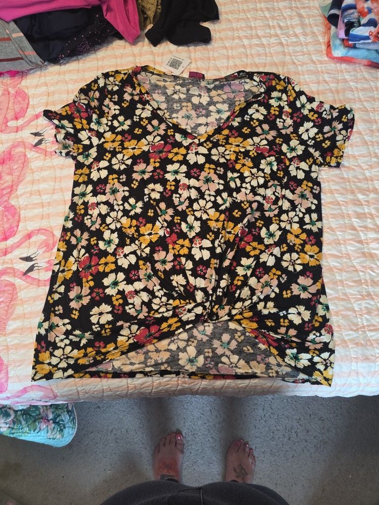 Plus Size Knot Blouse 2X