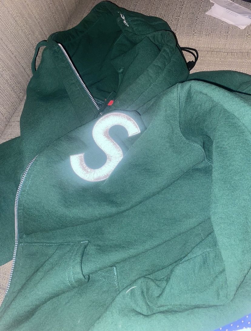 Supreme Hoodie 