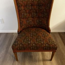 Vintage Wingback Chair 🪑 