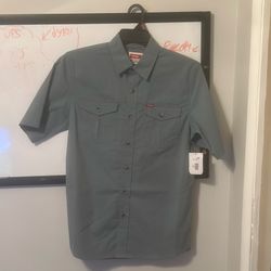 Slim Fit Olive Green Button-Up Shirt  Size Small (New )