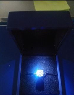 18k gold moissanite ring 2ct vvs1 colorless