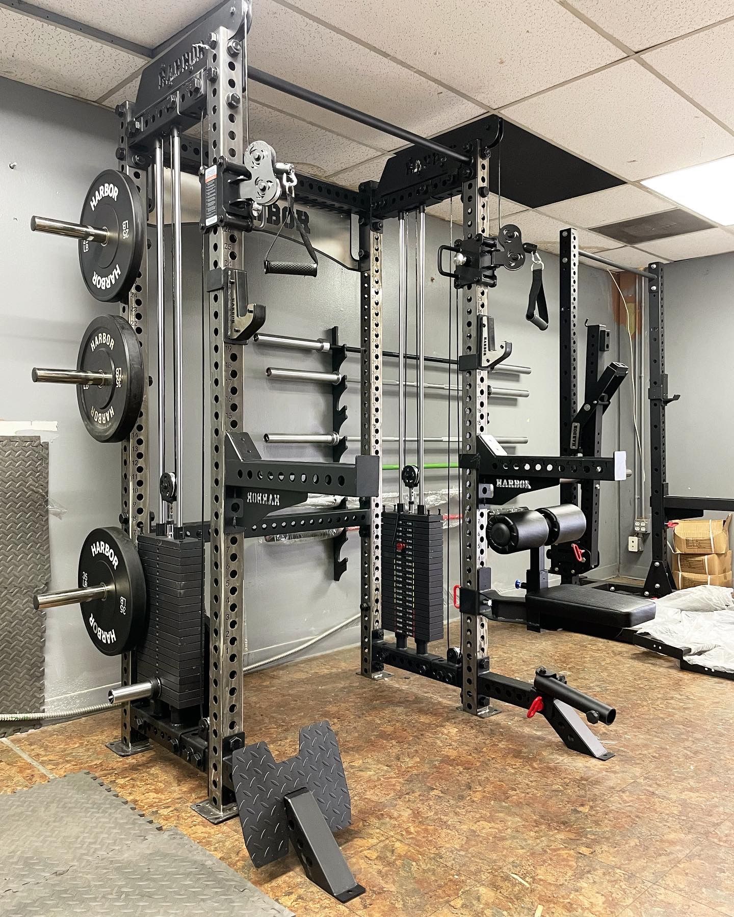 New Squat Rack Functional Trainer 400lb Weight Stacks Spotters J