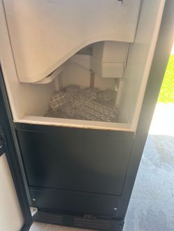 Business ice maker