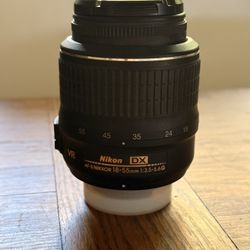 Nikon 18-55mm f/3.5-5.6G AF-S DX VR Nikkor Zoom Lens - White Box
