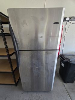 Frigidaire Top Mount Refrigerator Freezer