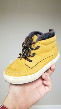 Oshkosh suede high top 8c fit like a 9c