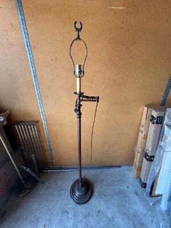 Standing floor lamp