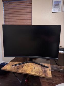 NEED SOLD ASAP CRUA 27” Curved Gaming Monitor - 144Hz/165Hz - Excellent Condition - $120 OBO