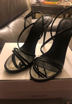 BLACK GUESS HEEL