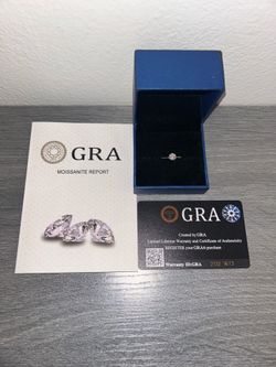 VVS1 Mojssanite Engagement Ring For Her 1 carat