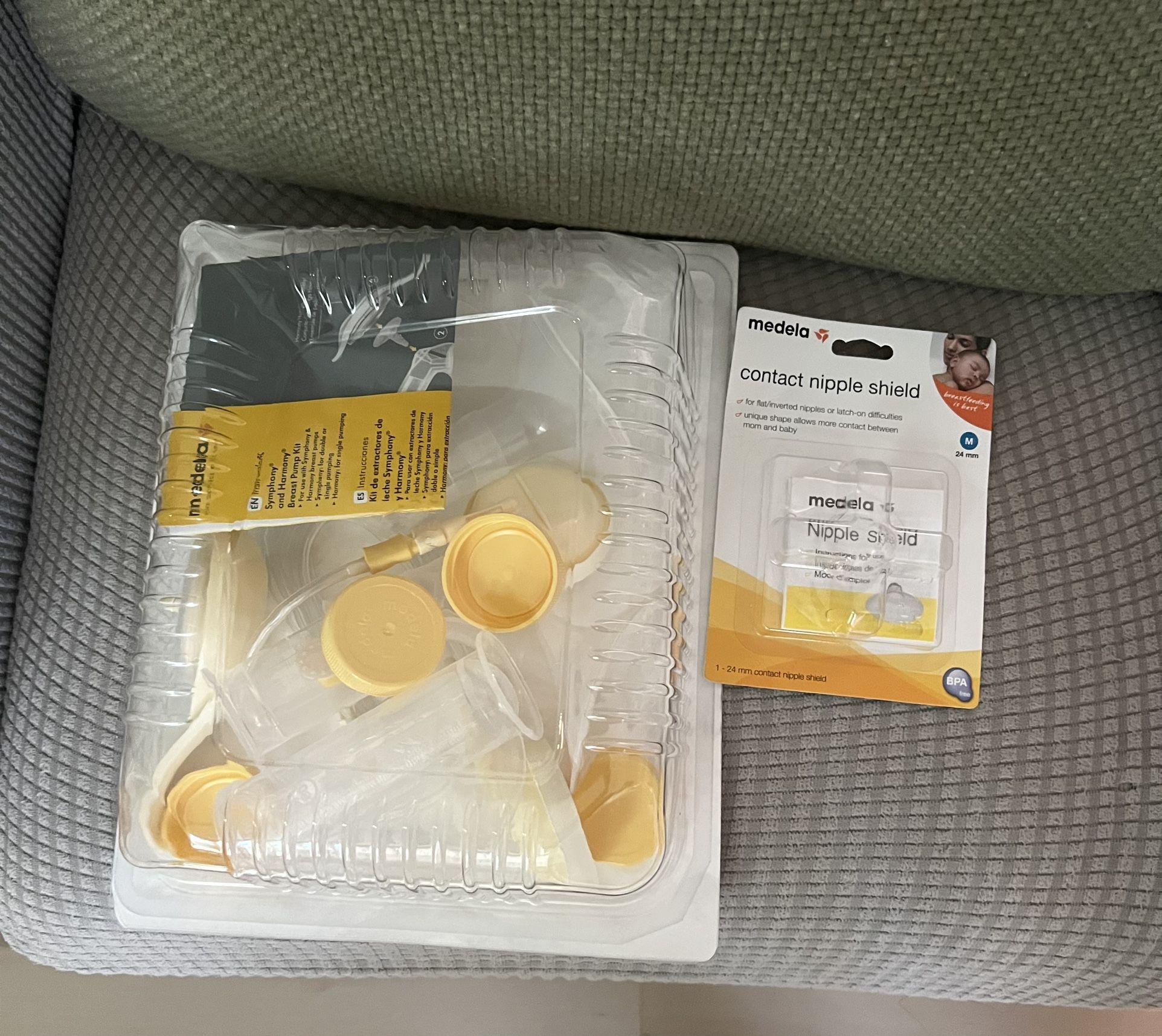 FREE New Manual Breast pump And Nipple Sheild