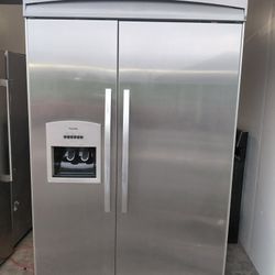 In Refrijerador  dos Puertas Entermador  48 De ancno Tres Meses De Garantia  Se Yeva Adomisilio El Mismo Dia