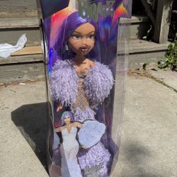 Bratz x Kylie Jenner 24-Inch Large-Scale Fashion Doll with Gown, 2