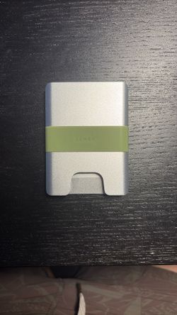James Wallet (The Lowe)