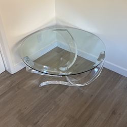 Acrylic Dining And Coffe Table With Chairs