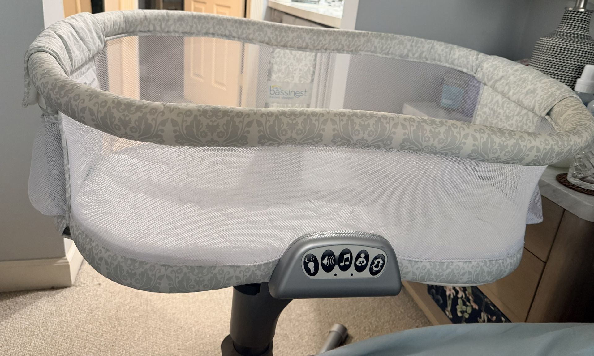 Halo Bassinet Swivel Sleeper