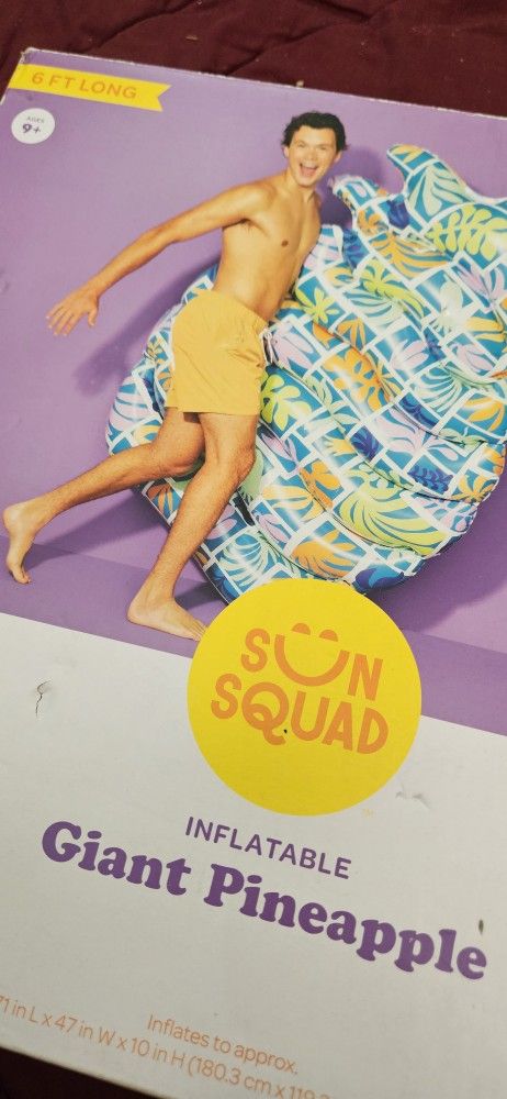 New Giant Inflatable Pineapple