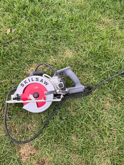 SKILSAW 7-1/4” Circular Saw + Extra Blades